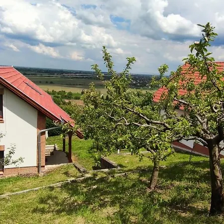 Vulcan Wine Rose Holiday home